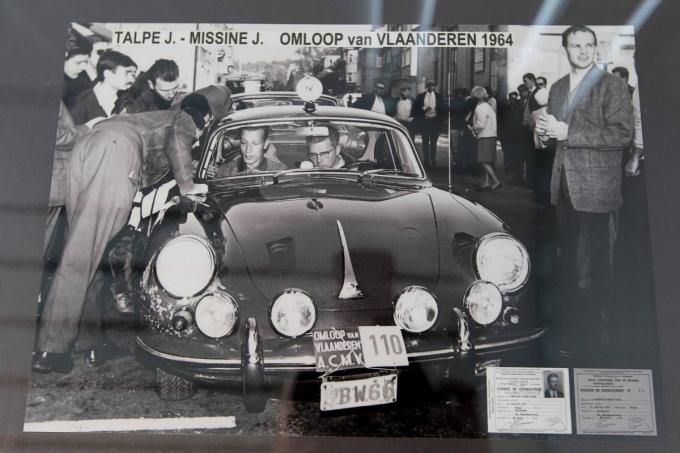 Jozef Missinne en Jozef Talpe die in 1964 als één van de favorieten aan de start van de vijfde Omloop van Vlaanderen verschenen. Het jaar ervoor wonnen zij met deze Porsche 356SC de rally.