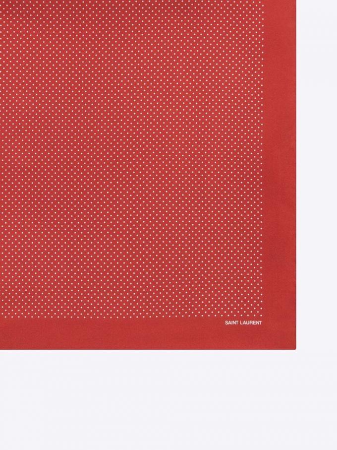 Zijden sjaal met rode polka dotprint