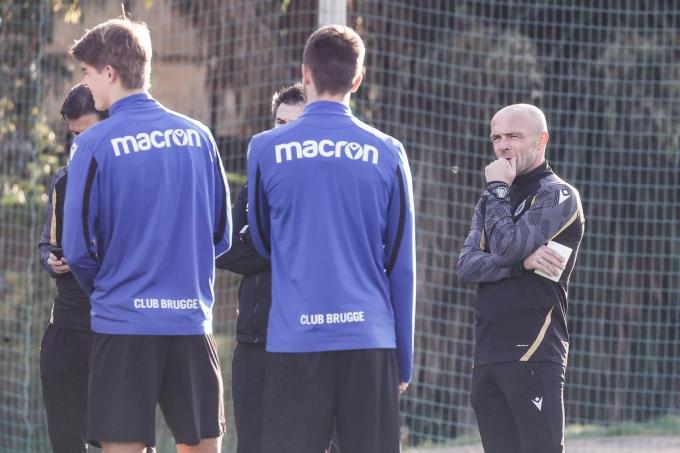 Alfred Schreuder leidde dinsdag zijn eerste training bij Club in Marbella. (foto Belga)