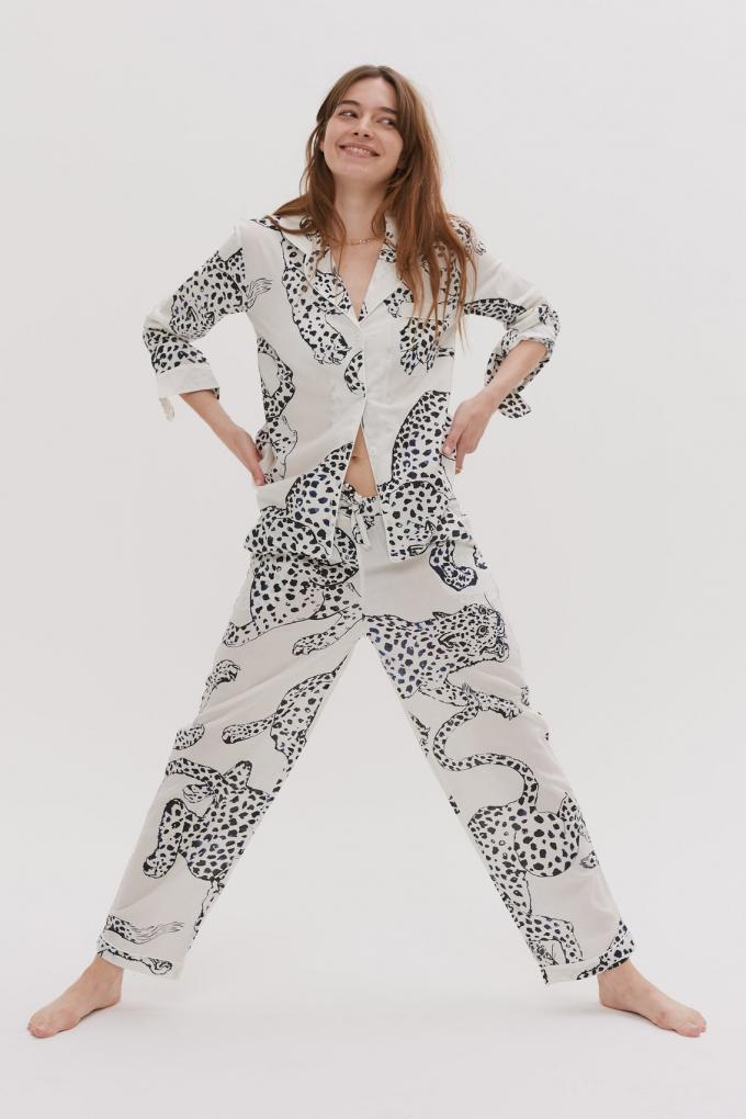 Pyjama met jaguarprint