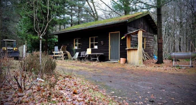 De chalet van Pierre Serry in het Blekkerbos in Maria-Aalter.