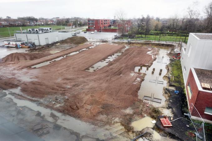 De grondwerkzaamheden voor de bouw van de parkeertoren aan de Noordlaan zijn al van start gegaan.