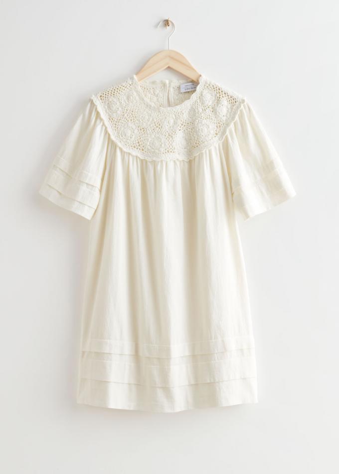 Witte prairie-jurk met kanten kraag