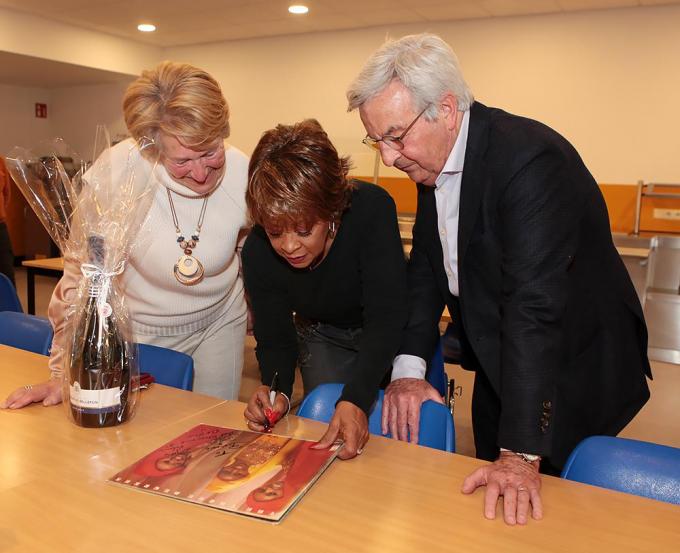 Natuurlijk werd de LP terug gesigneerd, dit 48 jaar later.