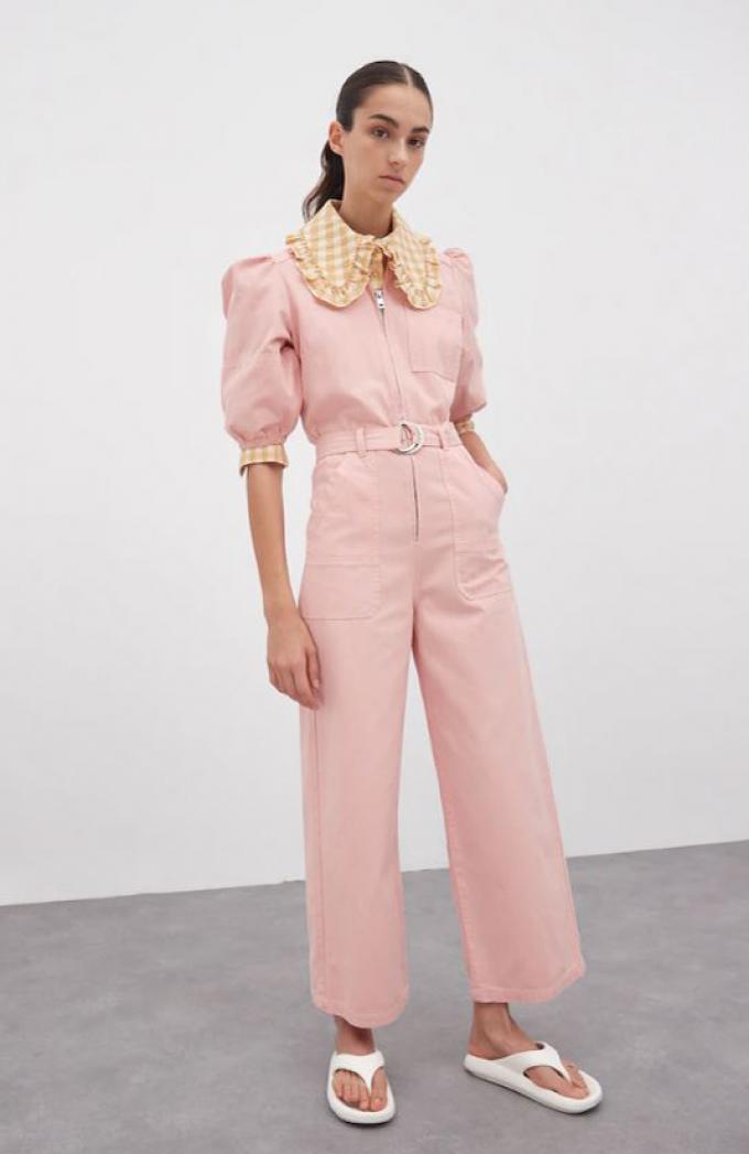 Roze jumpsuit met pofmouwen