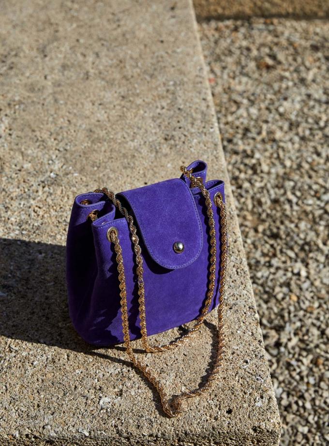 Le sac violet intense