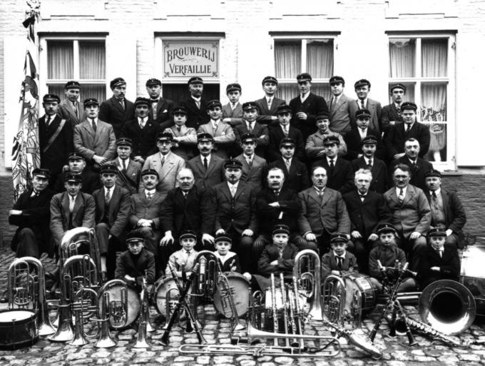 Een beeld van de harmonie uit 1930.