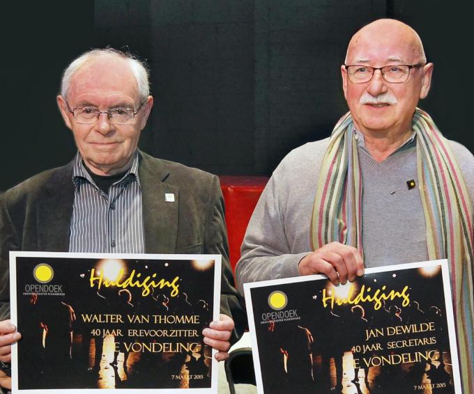 Twee monumenten van De Vondeling werden in 2015 na 40 jaar bestuursfunctie uitgewuifd: links Walter Van Thomme (nu 88) en rechts Jan Dewilde (nu 82).