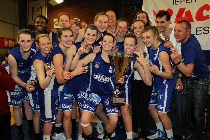 De kampioenenploeg van 2012 van Bleu Cats Ieper. (foto VDB)