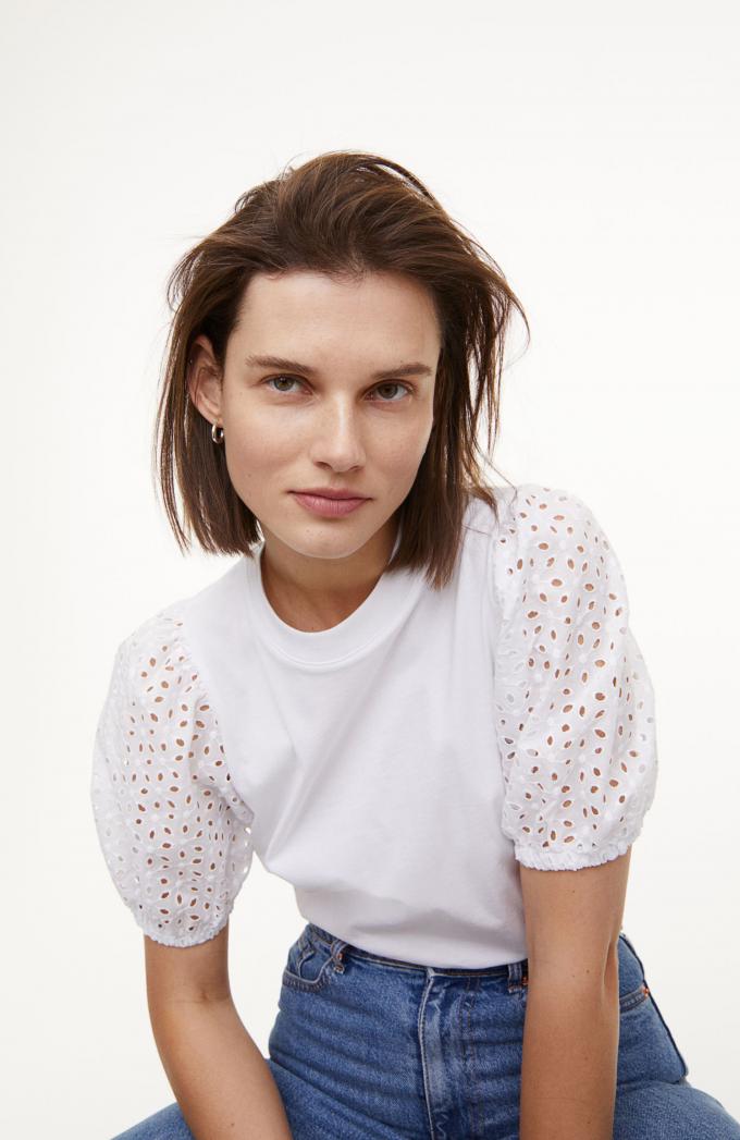 T-shirt met broderie anglaise