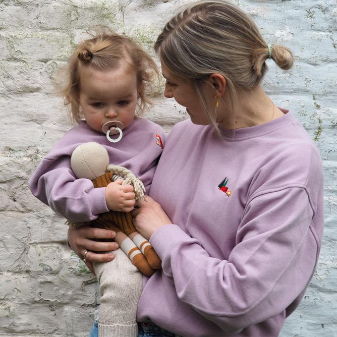 Matching T-shirts en sweaters van gerecycleerd katoen