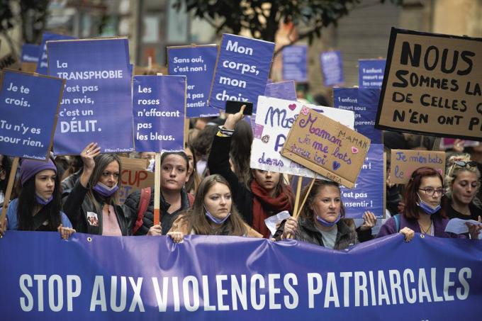 Enzo Traverso n'entend pas donner de leçons au mouvement féministe, ni lui indiquer de modalités d’action.