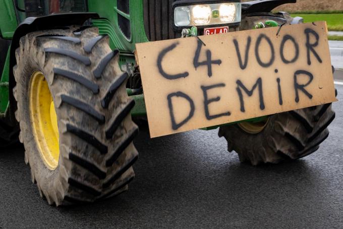 During the initial protests, Flemish Environment Minister Zuhal Demir (N-VA) was mainly targeted.