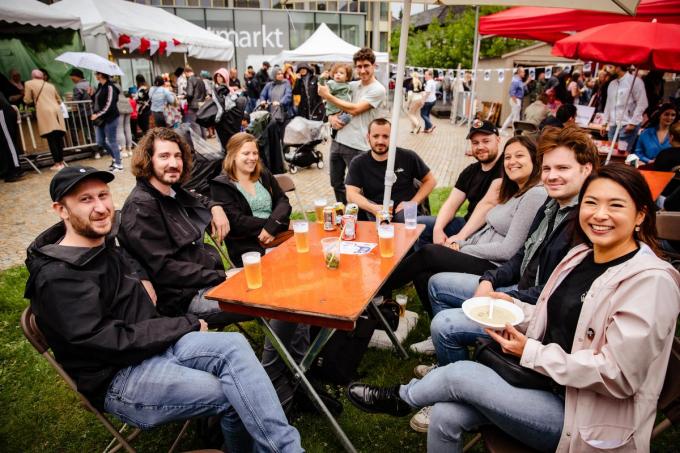 Stijn, Karel, Margot, Sam, Simon, Elien, Saïn en Agnes.