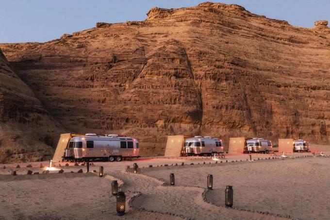 N°2 Les caravanes d’Habitas dans le désert saoudien.