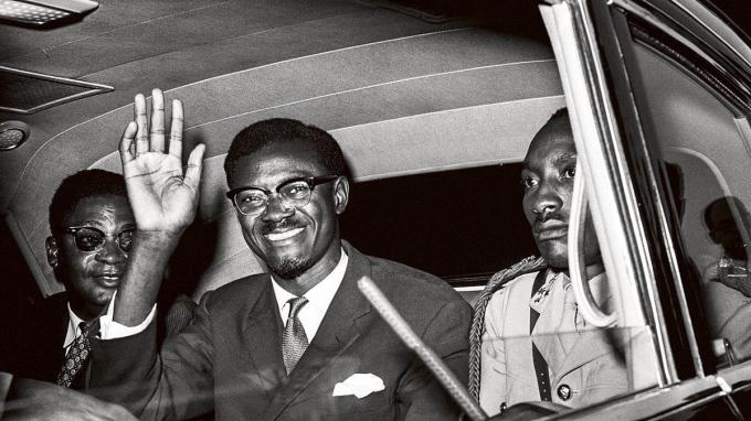 Patrice Lumumba Op geen enkele foto is de Congolese eerste minister  te zien met een opvallende ‘gouden tand’.