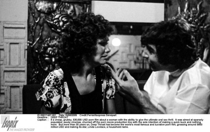 Gerard Damiano (l.) en Linda Lovelace met Harry Reems. ‘Je kon nog altijd beweren dat het een voorlichtingsfilm was.’