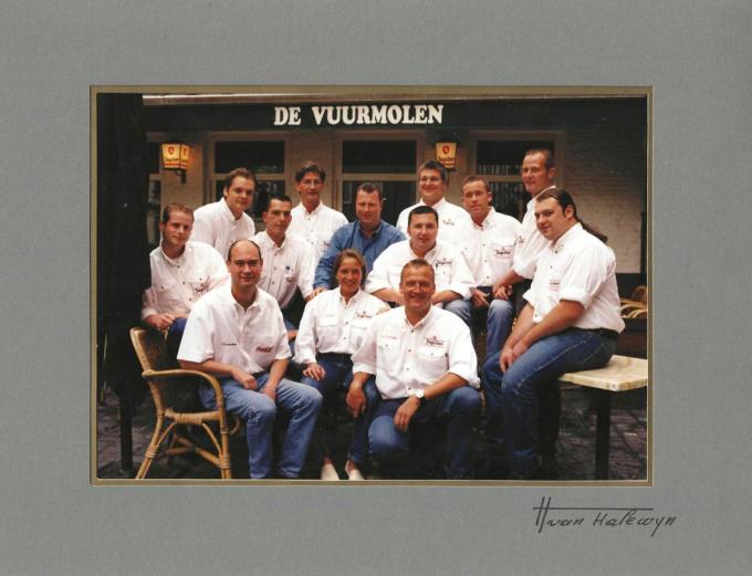 Een foto uit de oude doos: het team van De Vuurmolen einde de jaren ‘80.