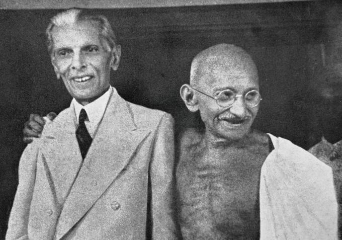 Gandhi, pour les hindous, et Muhammad Ali Jinnah, pour les musulmans, sont les deux figures centrales de l’indépendance de l’Inde et du Pakistan.