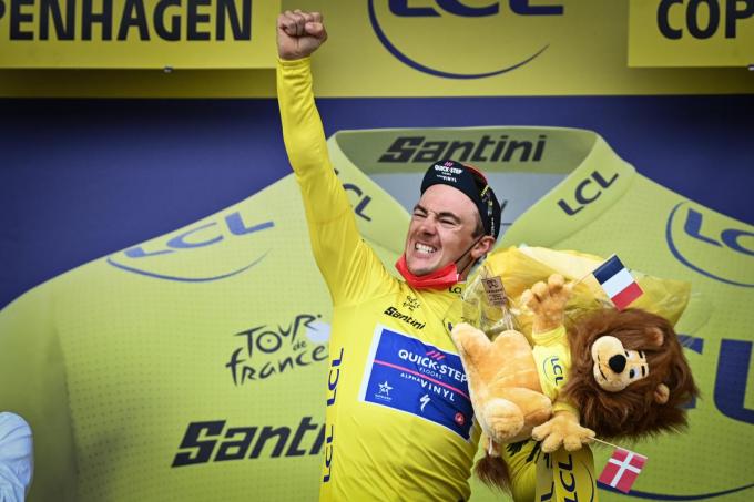 Yves Lampaert schreef vrijdag West-Vlaamse (en Belgische) wielergeschiedenis door de gele trui te pakken.