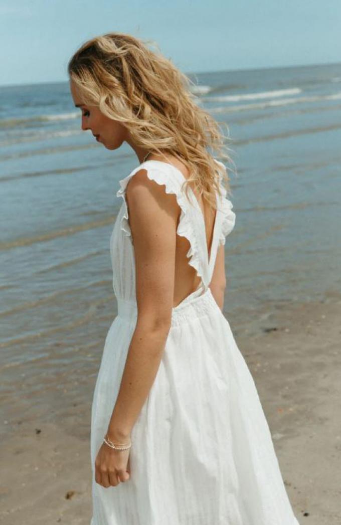 Witte jurk met rugdecolleté 