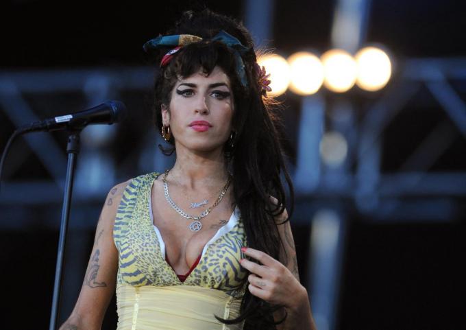 Hoewel ze jong stierf, blijft zangeres Amy Winehouse tot de verbeelding spreken.