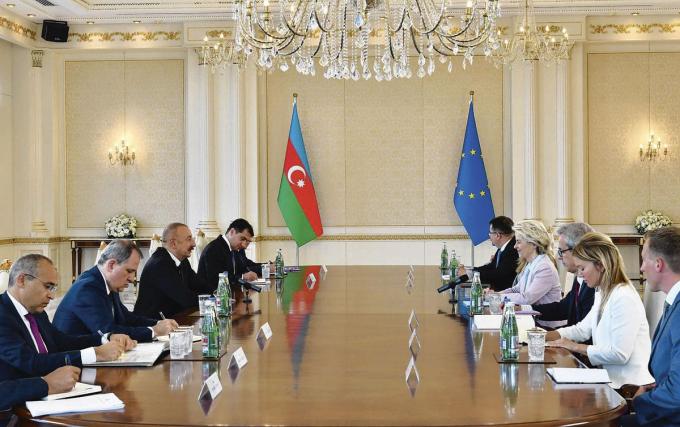 Ursula von der Leyen assure que l’accord énergétique avec l’Azerbaïdjan ne détourne pas l’Union européenne de sa préoccupation pour les droits humains.