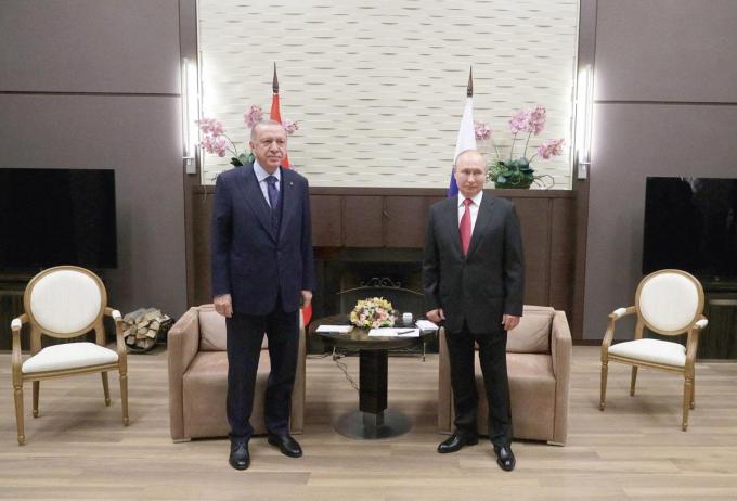 Alors qu’il redore son blason au sein du monde occidental, le président turc Recep Tayyip Erdoğan se rapproche de son homologue russe Vladimir Poutine. Ils sont sans doute les deux vrais gagnants du rendez-vous d’Istanbul...