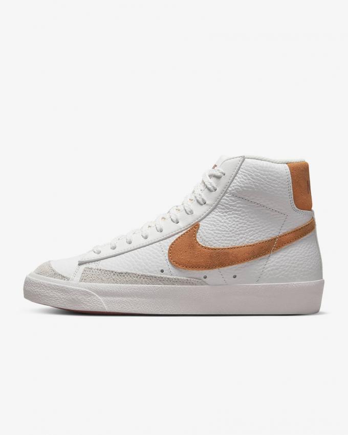 Les Nike Blazer blanches et oranges