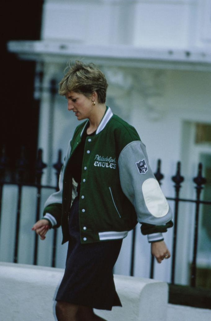 Le blouson bomber style université