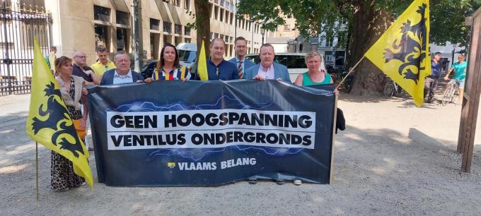 Het Vlaams Belang steunt de burgerplatformen.