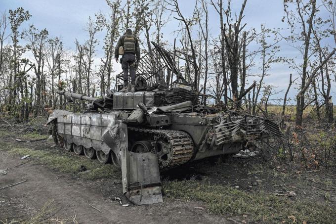 En reprenant le contrôle des villes d’Izioum et de Koupiansk, les Ukrainiens privent les Russes de deux nœuds ferroviaires très utiles pour l’approvisionnement de leurs troupes.
