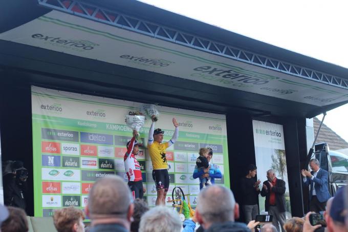Fabio Jakobsen won het Kampioenschap van Vlaanderen en troefde daarmee Caleb Ewan en Dylan Groenewegen af.