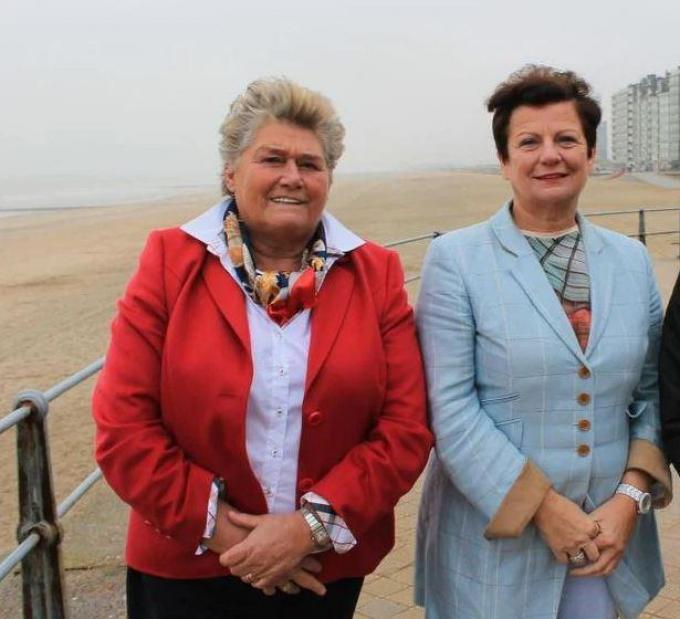 Ex-schepen Liliane Dewulf en voormalig burgemeester Janna Rommel-Opstaele. (gf)