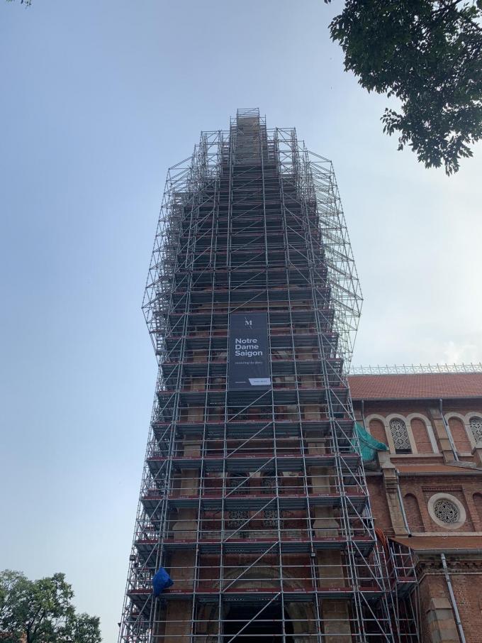 De torens van de Notre Dame-kathedraal zijn door Monument Group al in de steigers gezet.