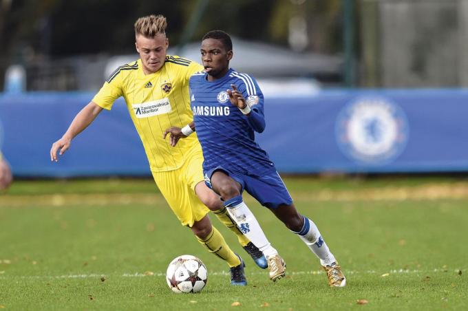 Charly avec les U19 londoniens lors de la Youth League 2014-2015 qu'il décrochera avec Chelsea.