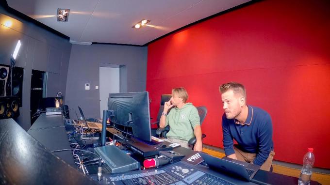 Regi en Lester namen na de opnames in de studio afscheid van Lars.