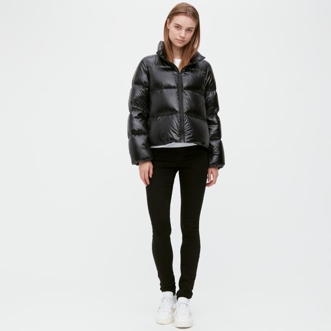 Ultra Light Down Shiny Puffer Jacket in zwart