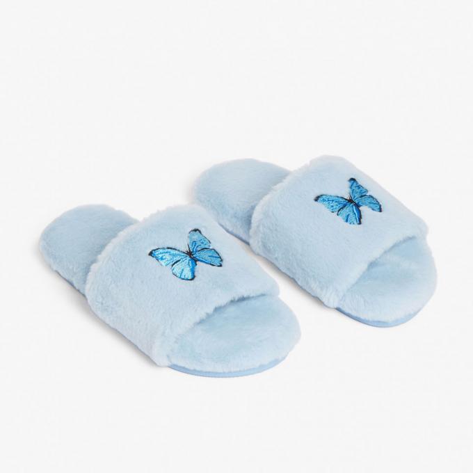 Fluffy slippers met vlinders