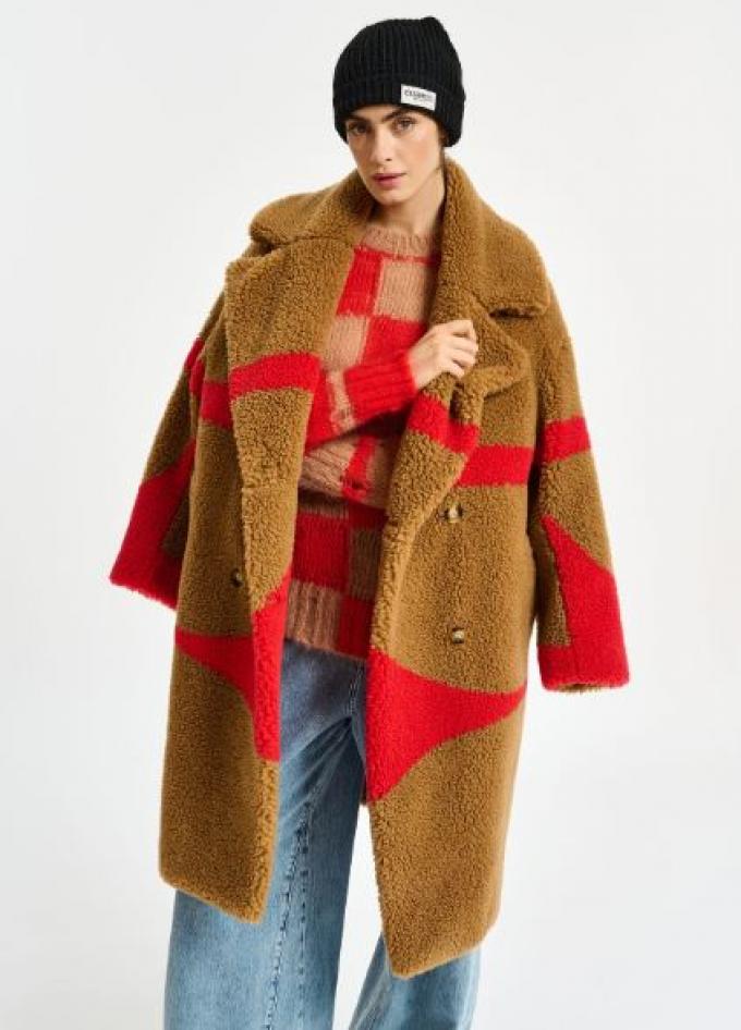 Faux-fur teddyjas in camel-kleur en rood