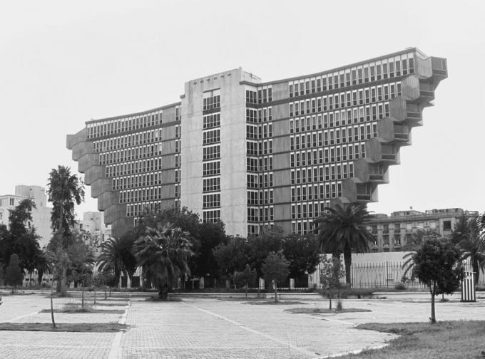 L'hôtel du Lac de Raffaele Contigiani à Tunis, 1973.