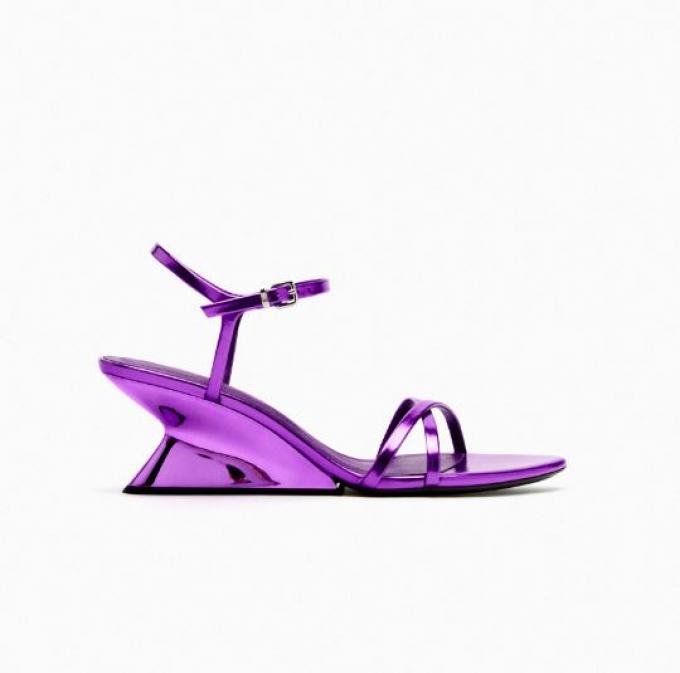 Sandalen met sleehak in purple metallic look