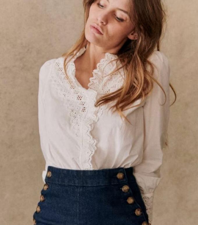 Embroidered ruffle blouse met kanten boord