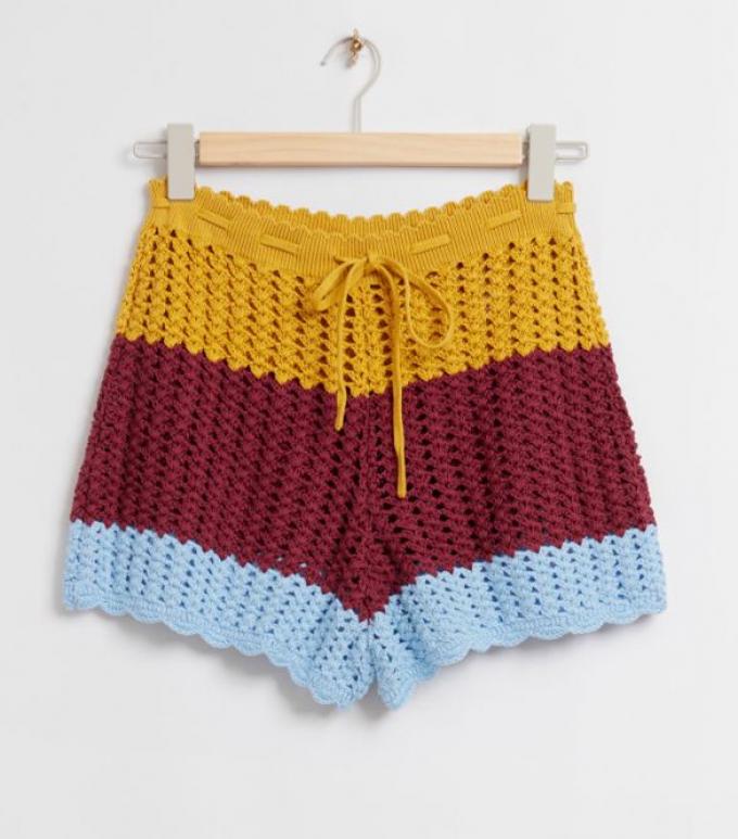 Colour-block crochet short in met vintage vibe