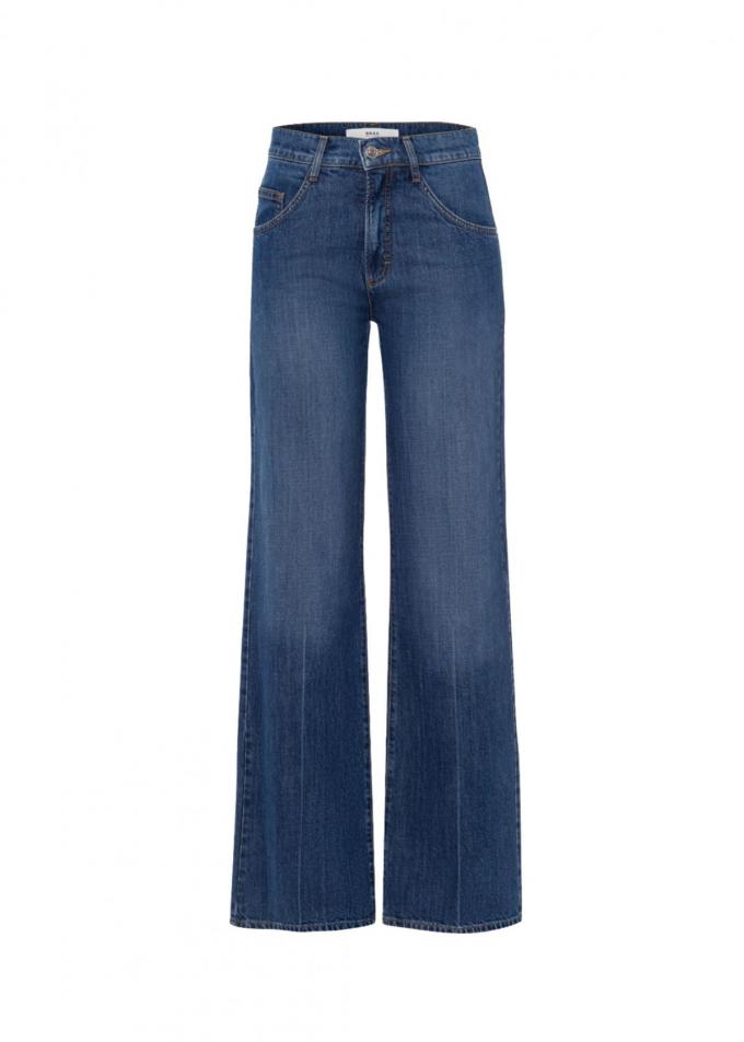 Le jean long légèrement délavé