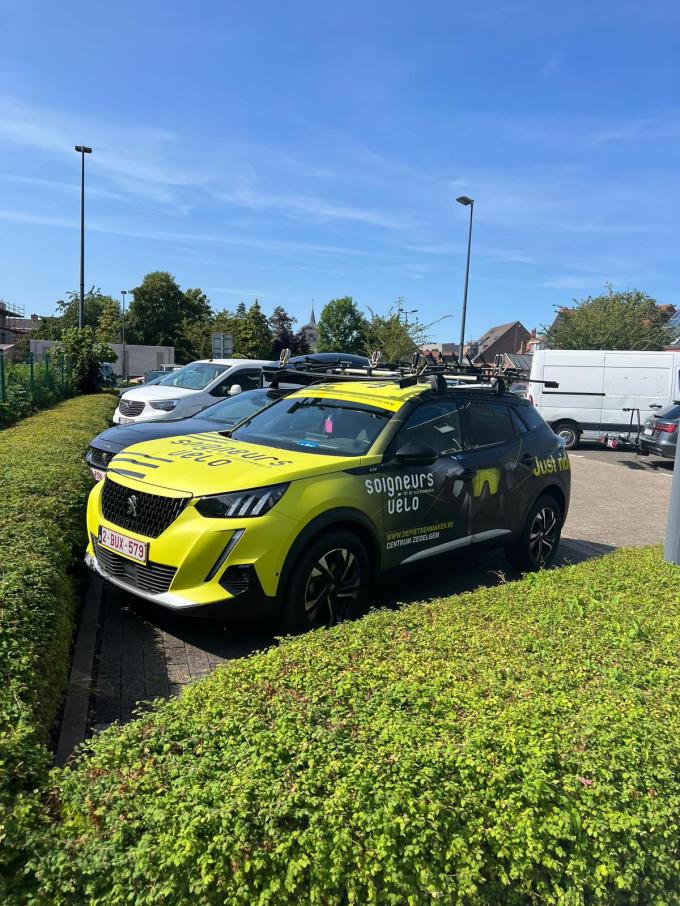 Last-minute nog een volgwagen geregeld voor zondag.