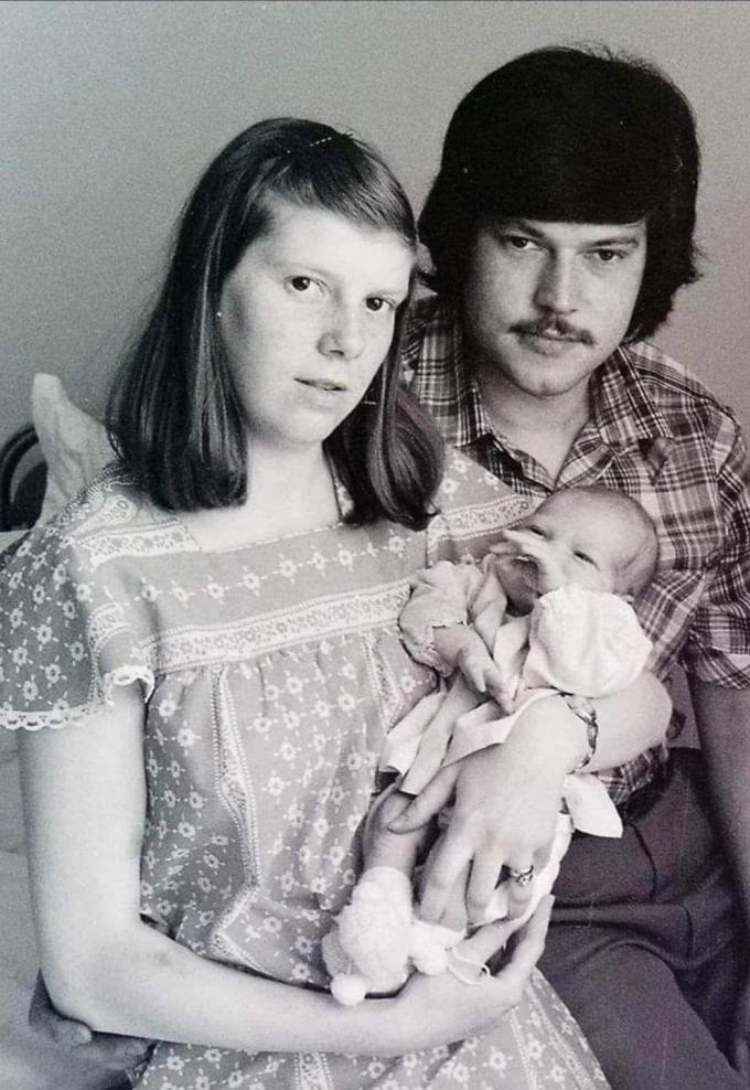 Boreling Evy met haar ouders Carine Nuyttens en Johan Becquart.