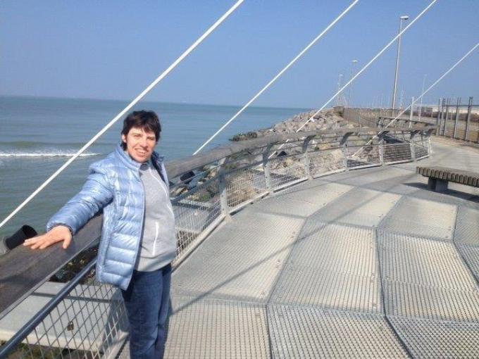 Victoria geniet van uitstapjes naar zee. (GF)