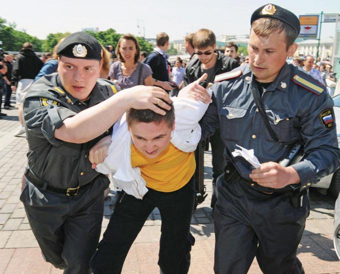 Arrestations lors d’une tentative de tenue d’une gay pride à Moscou. La répression des LGBTQIA+ s’est encore durcie ces dernières années.