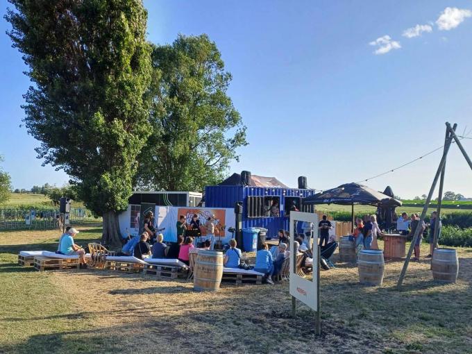 Voor de vierde keer is het 16 dagen durende zomerevent IJzerfun in Roesbrugge van start gegaan.